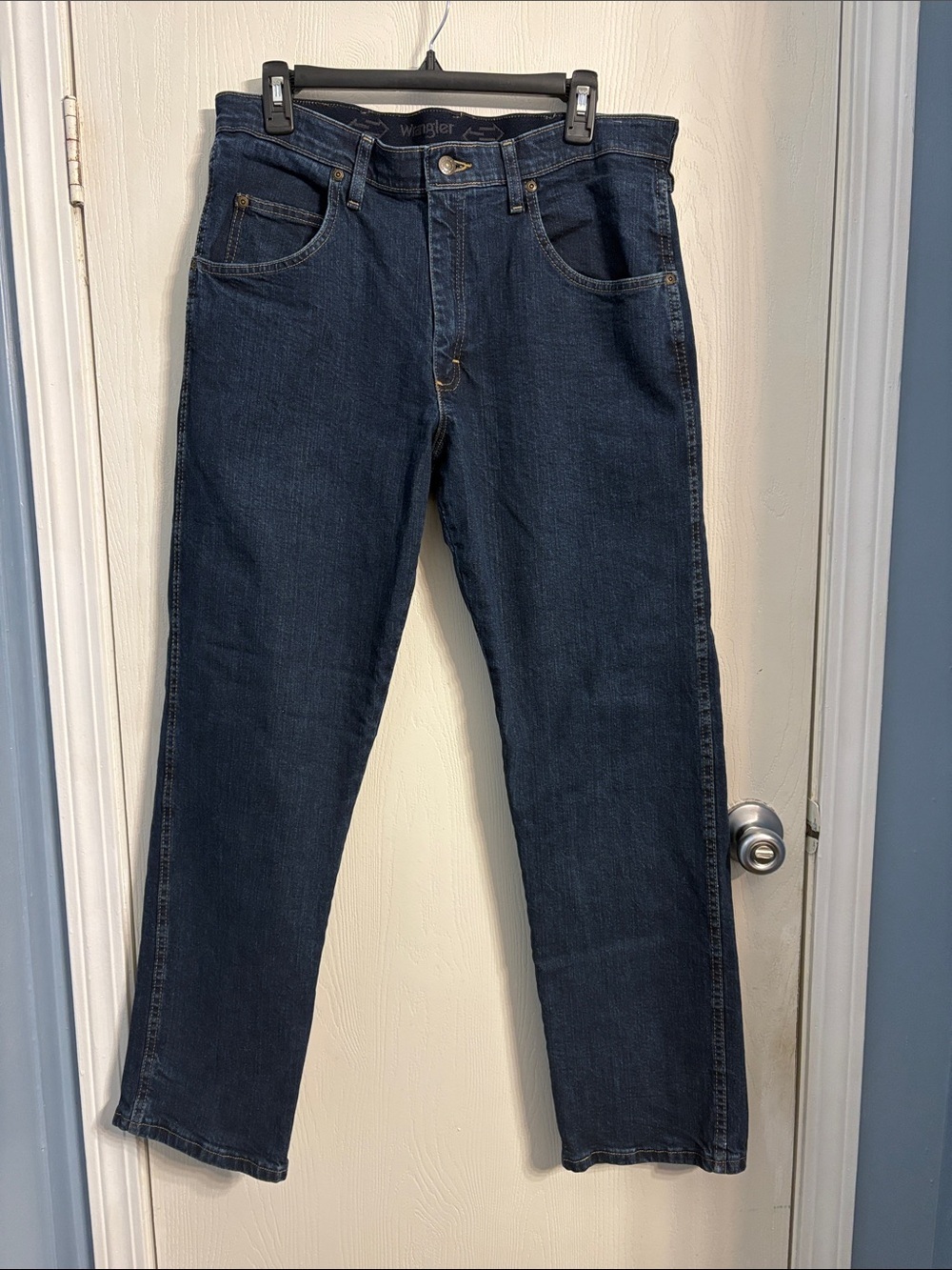 Wrangler Men’s Dark Indigo Straight Jeans